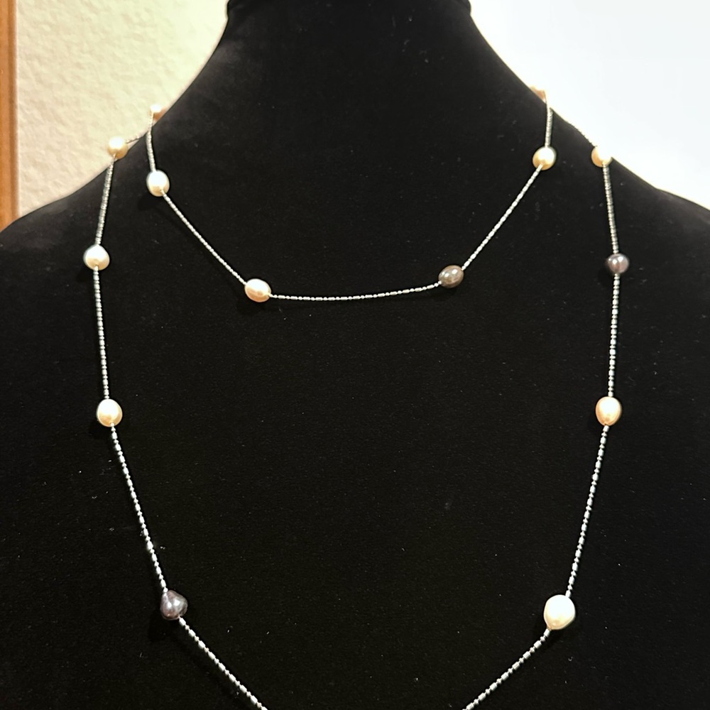 Elegant Pearl and Bead Necklace